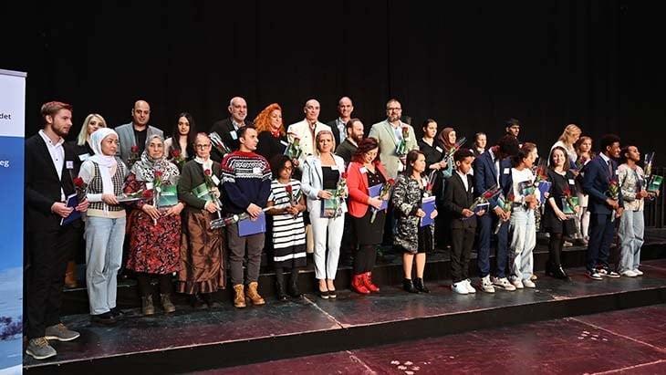 Nye statsborgere - seremoni på  Lillehammer  - Klikk for stort bilde
