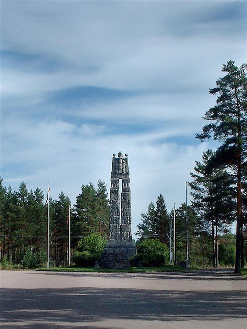 Fredsmonumentet på grensen mellom Sverige og Norge - Klikk for stort bilde